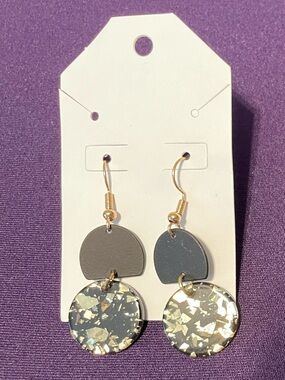 Dainty Gold-Tone Drop Earrings with Black Discs and Shimmering Gold Accents
